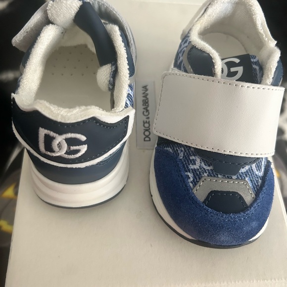 Dolce & Gabbana us 4 Euro 20